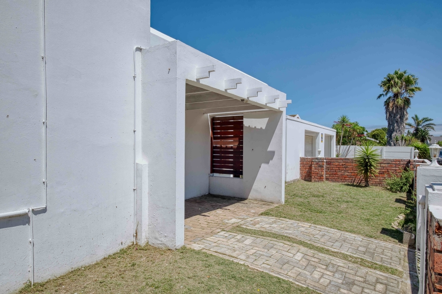 6 Bedroom Property for Sale in Summerstrand Eastern Cape